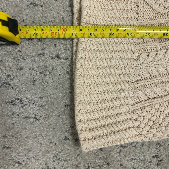 L.L.Bean Signature M cotton cable knit V-Neck sweater in excellent used conditio - Picture 9 of 12